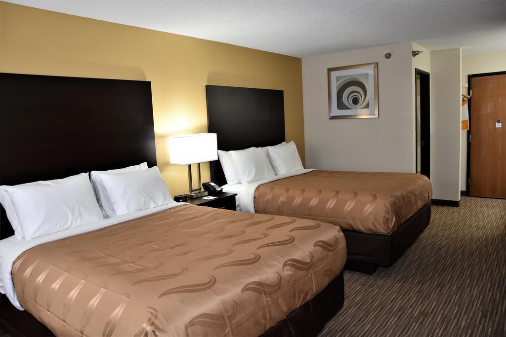Motel 6-Metropolis, Il Exteriör bild