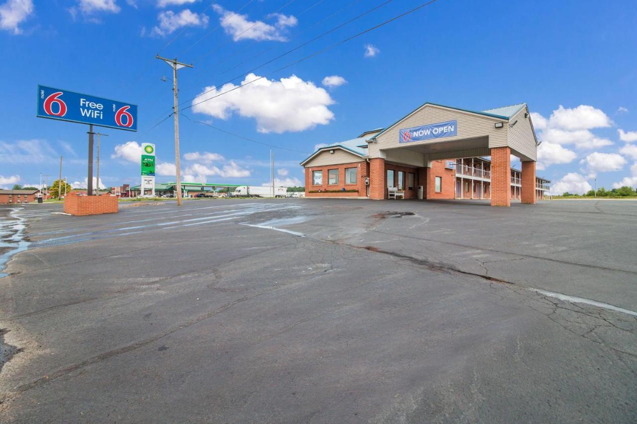 Motel 6-Metropolis, Il Exteriör bild